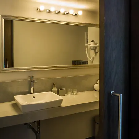 Studio28 Boutique Παρνού